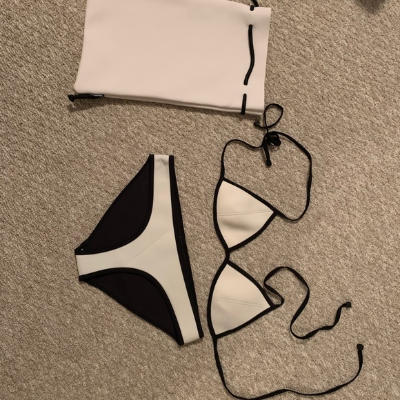 Triangl bathing suit - Picture 2 of 2